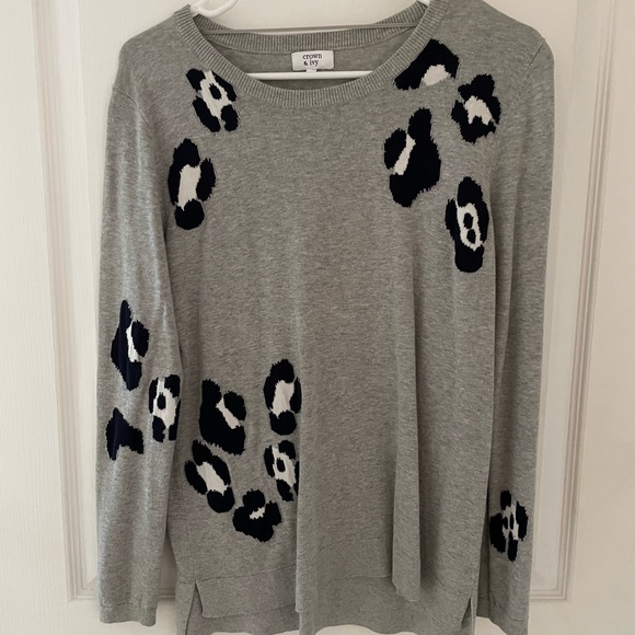 Sweater - Picture 1 of 3